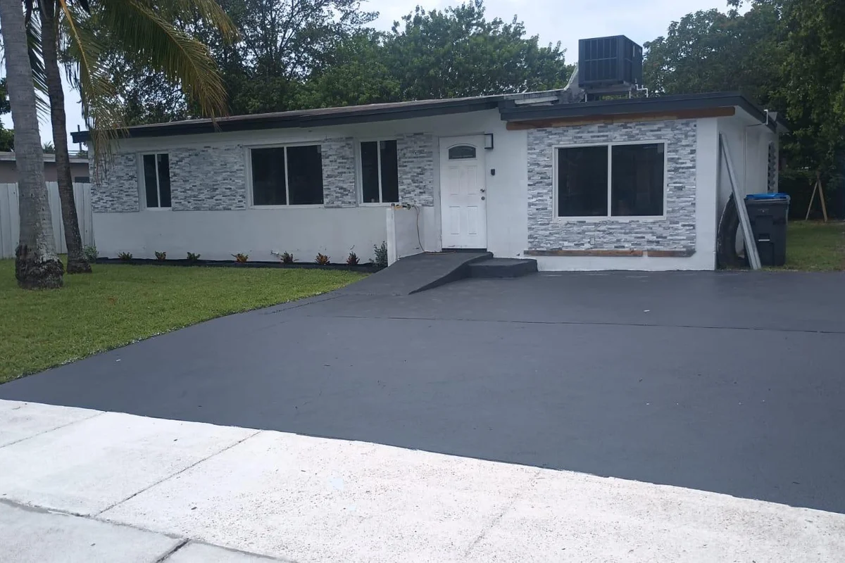 3730 SW 46th Ave, West Park: photo 1 of 1