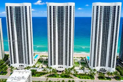 15901 Collins Ave #403, Sunny Isles Beach: photo 1 of 31