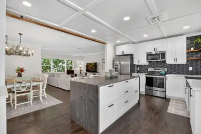 1207 SW 12th Ave, Boca Raton: photo 1 of 39