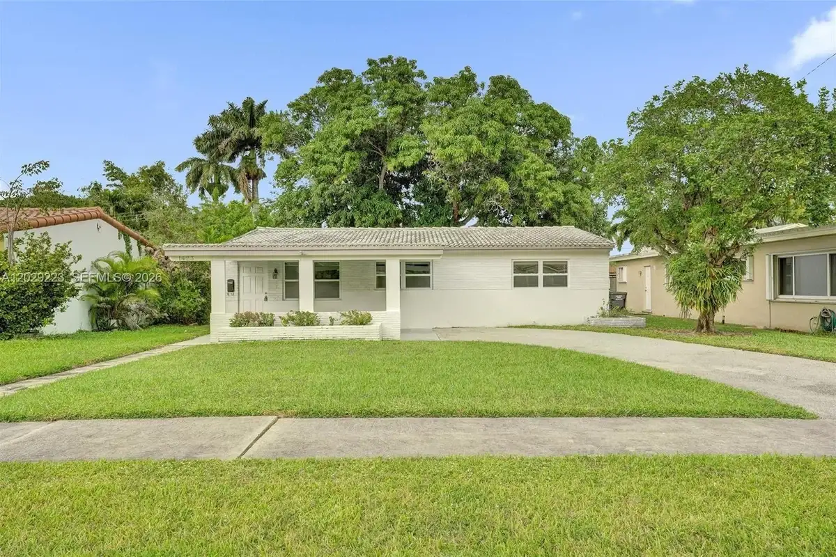 1423 Garfield St, Hollywood: photo 1 of 22