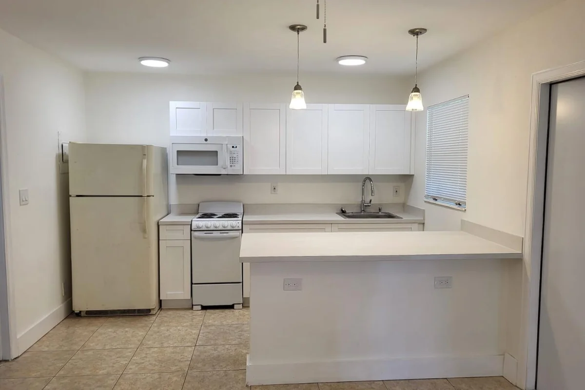 317 N 61st Ter #1, Hollywood: photo 1 of 8