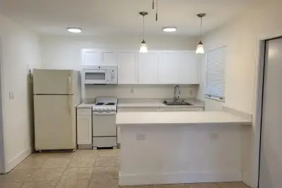 317 N 61st Ter #1, Hollywood: photo 1 of 8