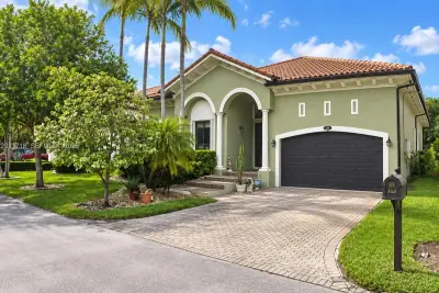 7645 SW 193rd Ln, Cutler Bay: photo 1 of 46