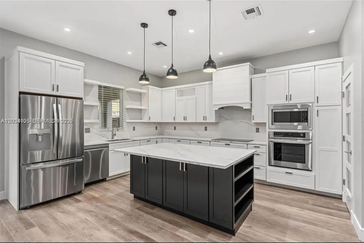 2431 NE 20th Ave, Lighthouse Point: photo 1 of 45