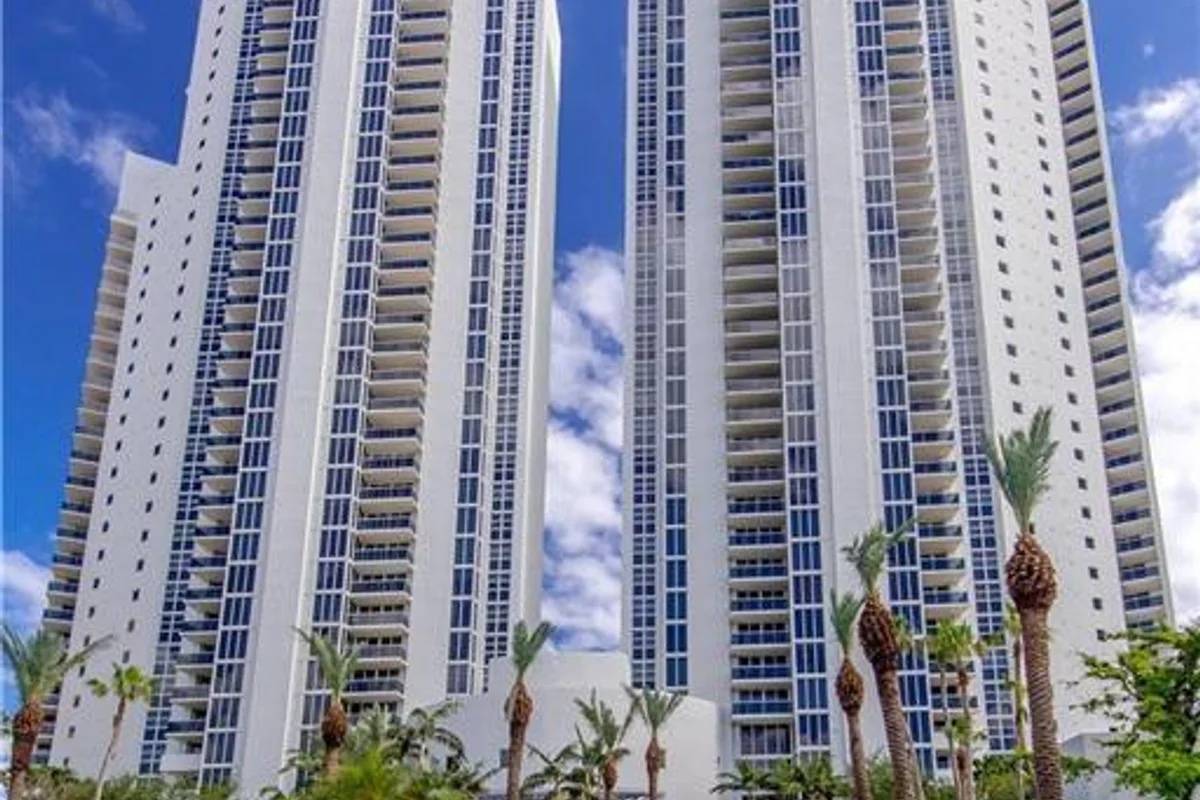 19111 Collins Ave #2807, Sunny Isles Beach: photo 1 of 32