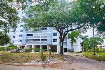 3301 Spanish Moss Ter #219, Lauderhill: photo 1 of 5