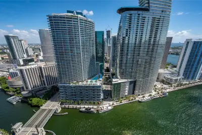 475 Brickell Ave #4115, Miami: photo 1 of 32