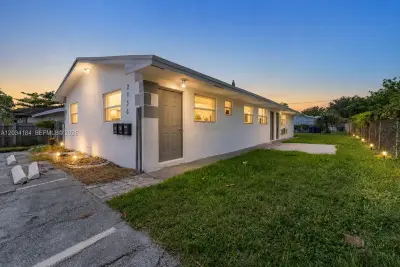 2856 NW 14th St #2, Fort Lauderdale: photo 1 of 47