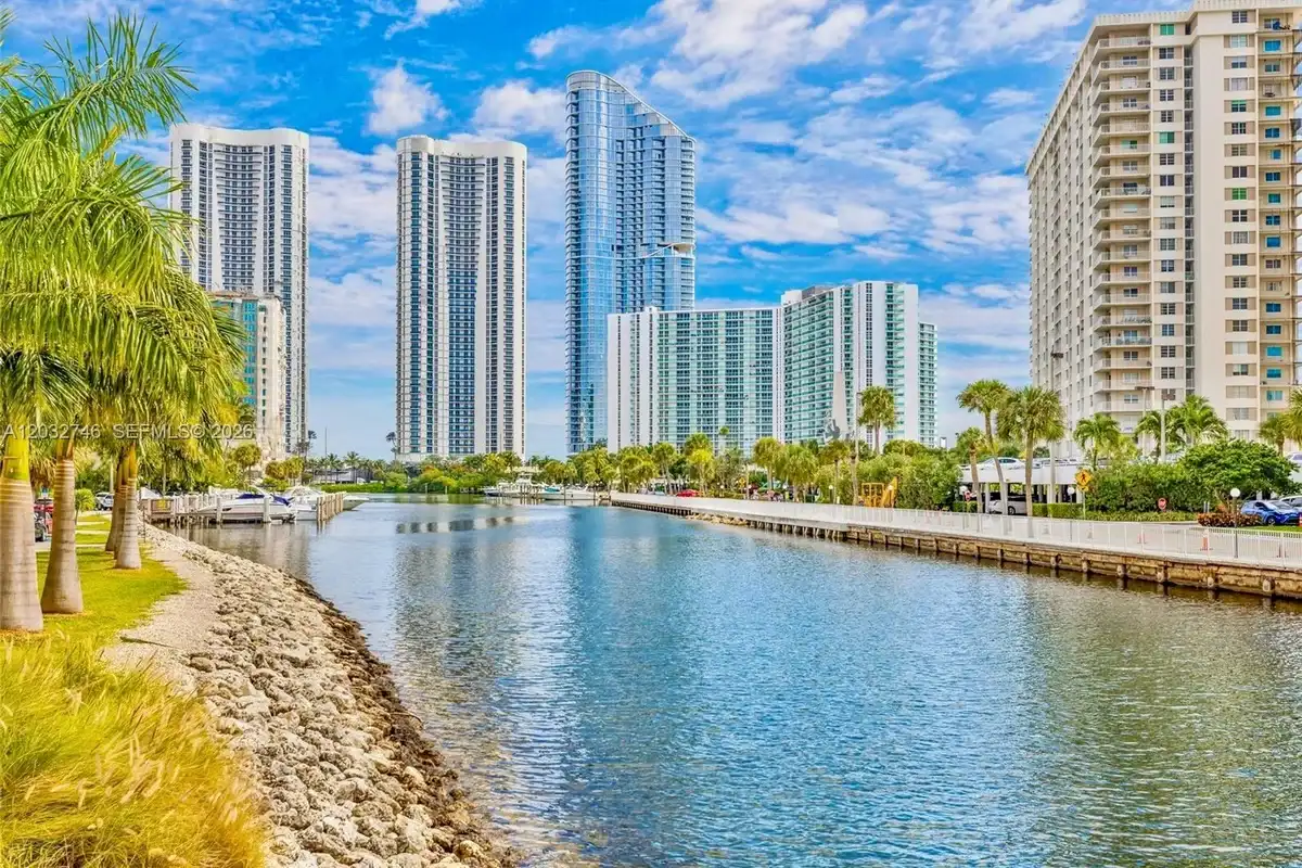 400 Kings Point Dr #309, Sunny Isles Beach: photo 1 of 34