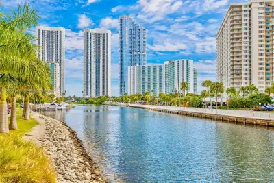 400 Kings Point Dr #309, Sunny Isles Beach: photo 1 of 34