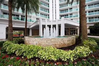 100 Bayview Dr #527, Sunny Isles Beach: photo 1 of 98