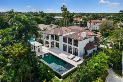 199 Caoba Ct, Coral Gables: photo 1 of 54