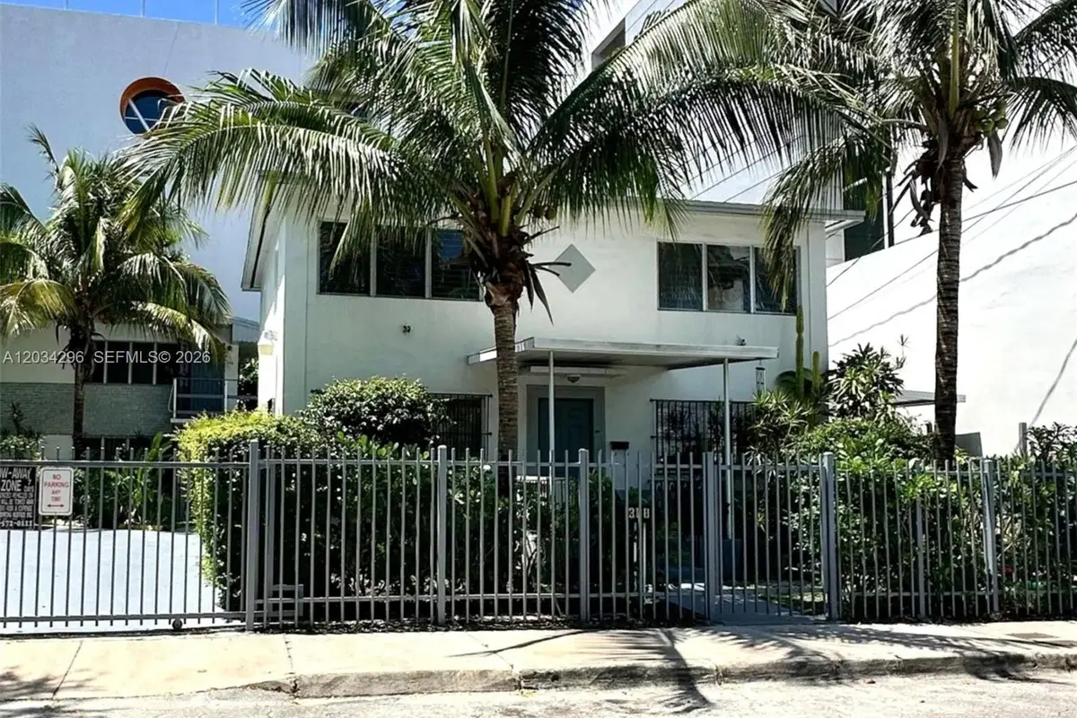 364 SW 11th St, Miami: photo 1 of 62