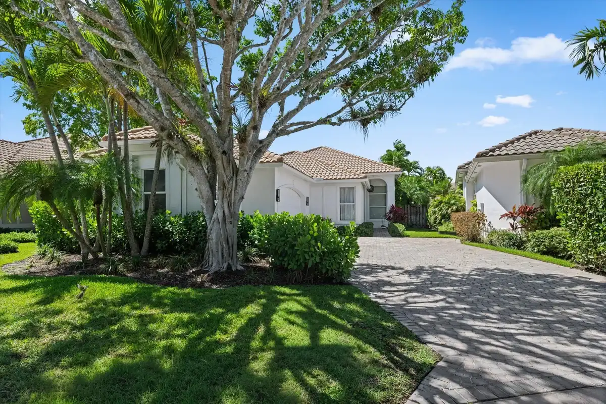 12171 Glen Bay Dr, Wellington: photo 1 of 38