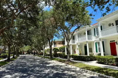117 Waterford Dr, Jupiter: photo 1 of 26