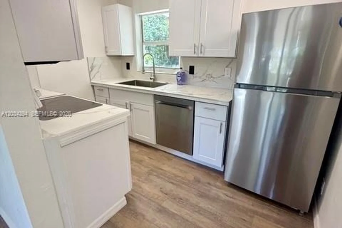 530 Mentone Rd, Lake Worth: photo 1 of 14