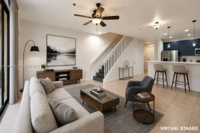4649 SW 75th Way, Davie: photo 1 of 30