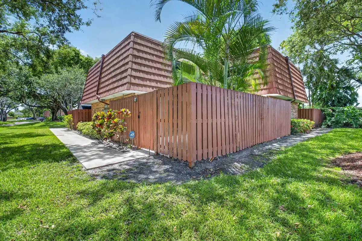 1565 Augusta Cir #103, Delray Beach: photo 1 of 31