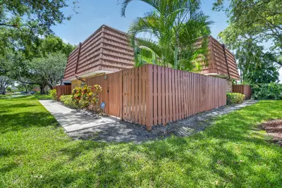 1565 Augusta Cir #103, Delray Beach: photo 1 of 31