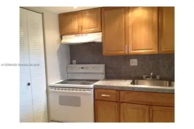 2903 N Miami Beach Blvd #505, North Miami Beach: photo 1 of 8