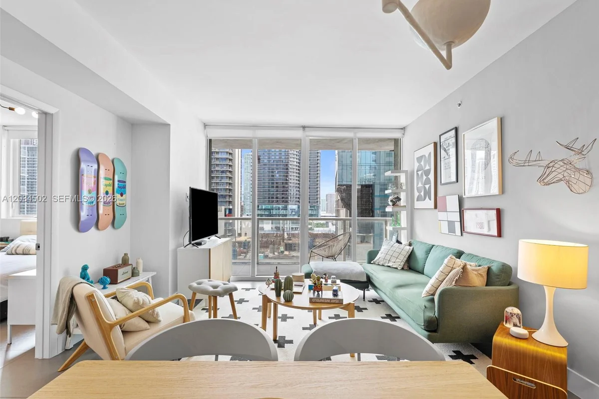 253 NE 2nd St #1801, Miami: photo 1 of 30