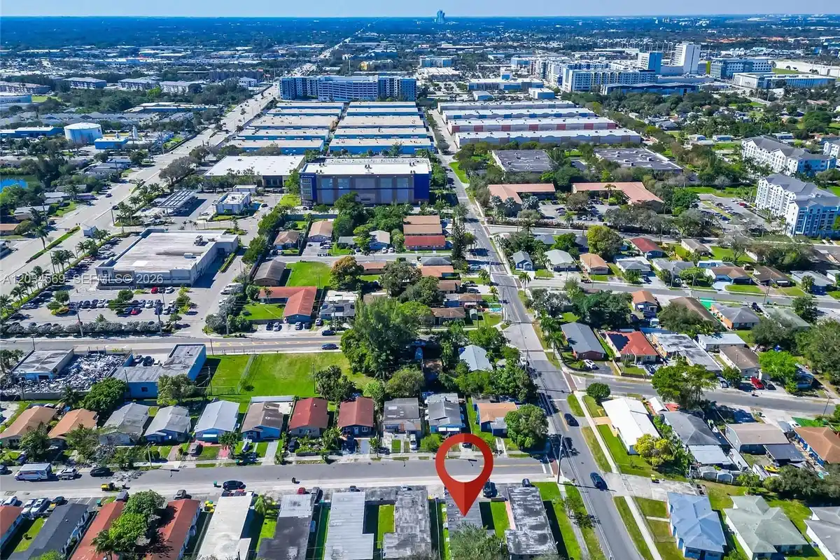 105 SW 5th Ct, Dania Beach: photo 1 of 15