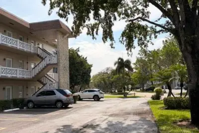 5103 NW 35th St #401, Lauderdale Lakes: photo 1 of 70