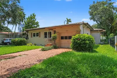 236 Candia Ave, Coral Gables: photo 1 of 20
