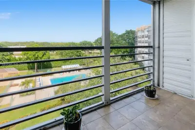 1300 Saint Charles Pl #620, Pembroke Pines: photo 1 of 6