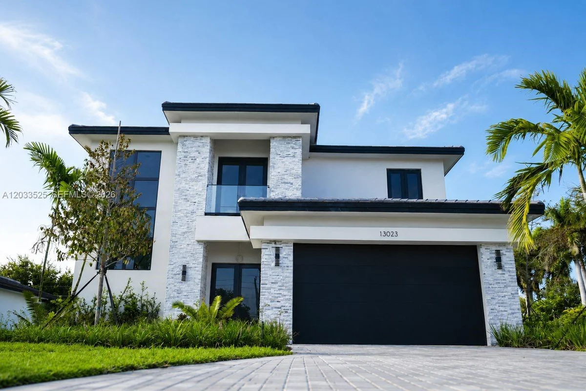 13023 Davie Oaks Dr, Davie: photo 1 of 11