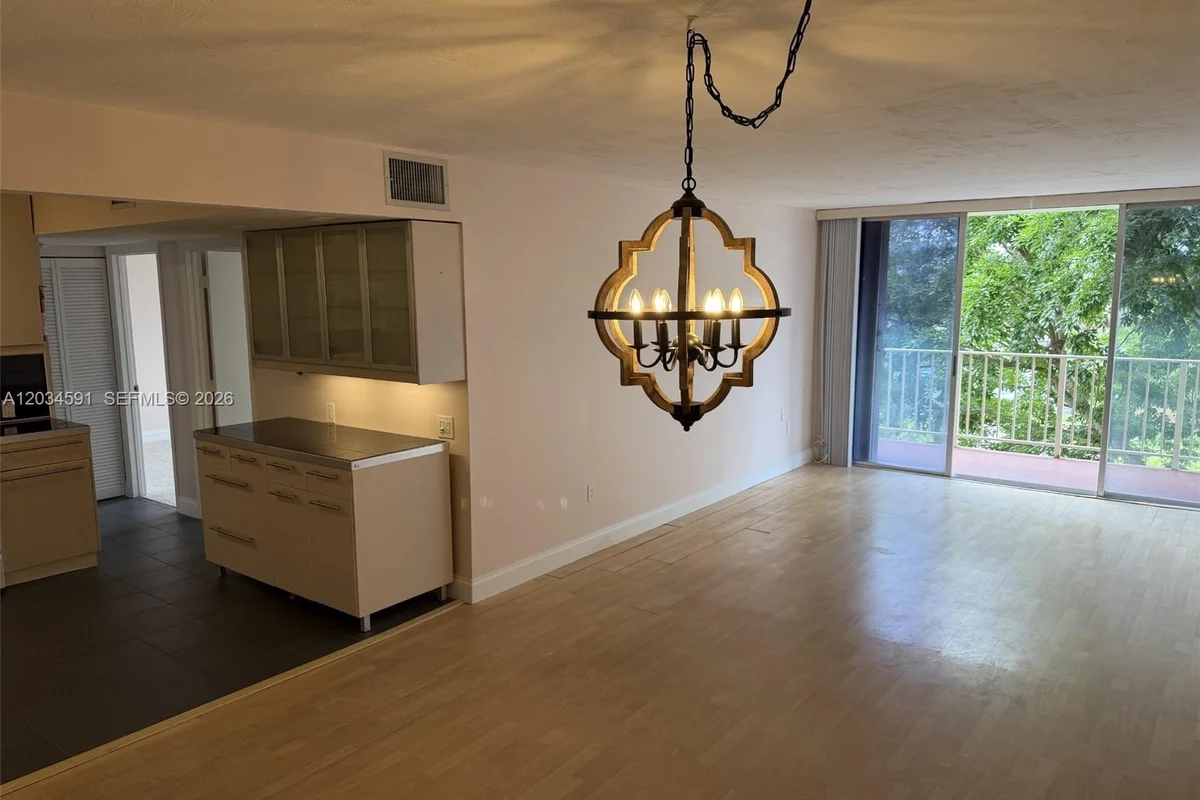 13120 SW 92nd Ave #B-404, Miami: photo 1 of 36
