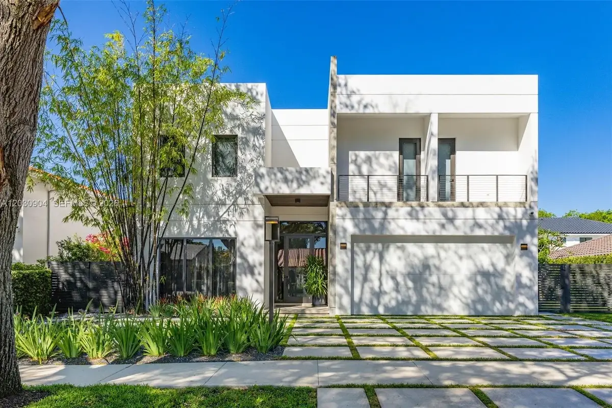 House in Miami Lakes: photo 1 of 68