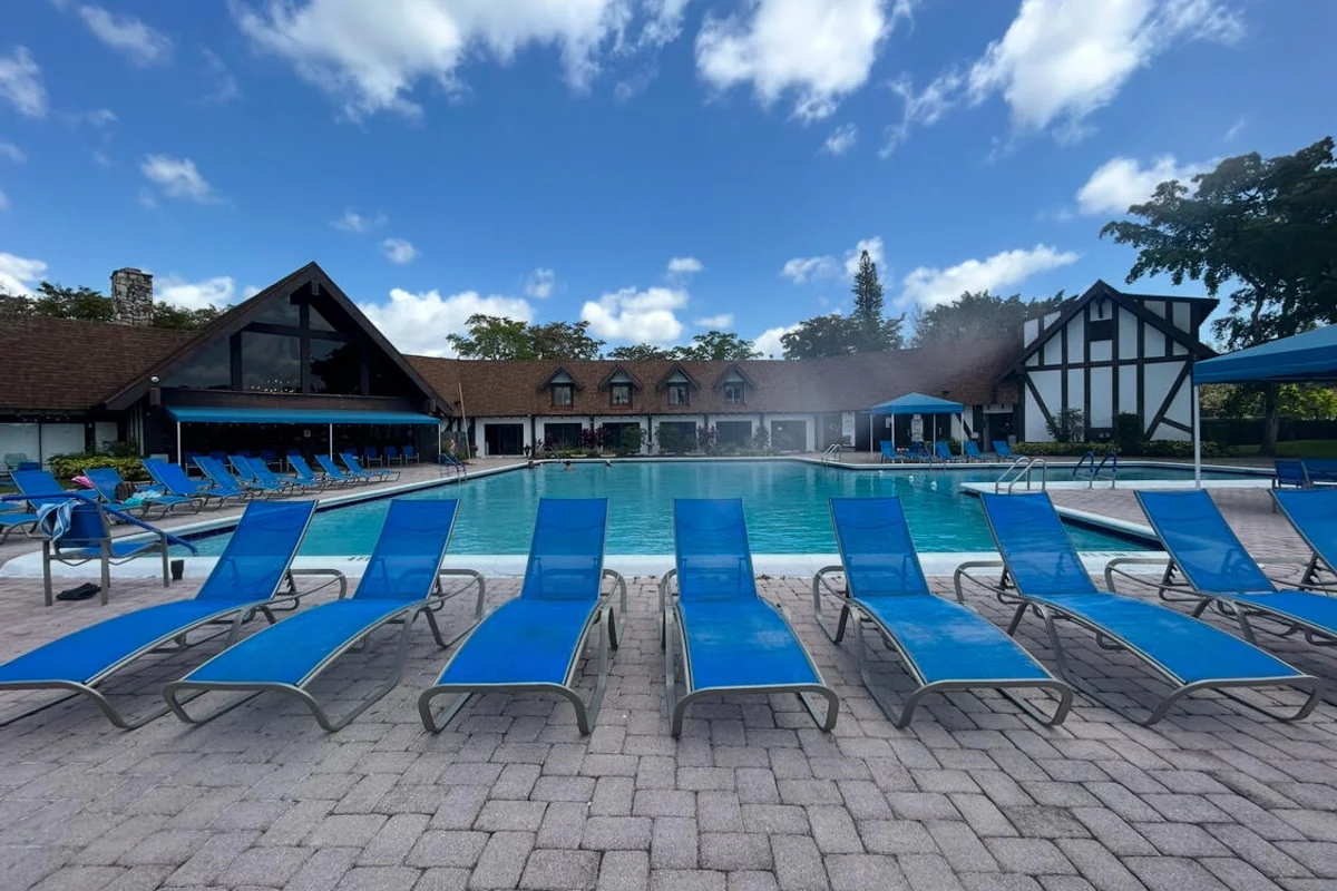 3660 Inverrary Dr #1b, Lauderhill: photo 1 of 27