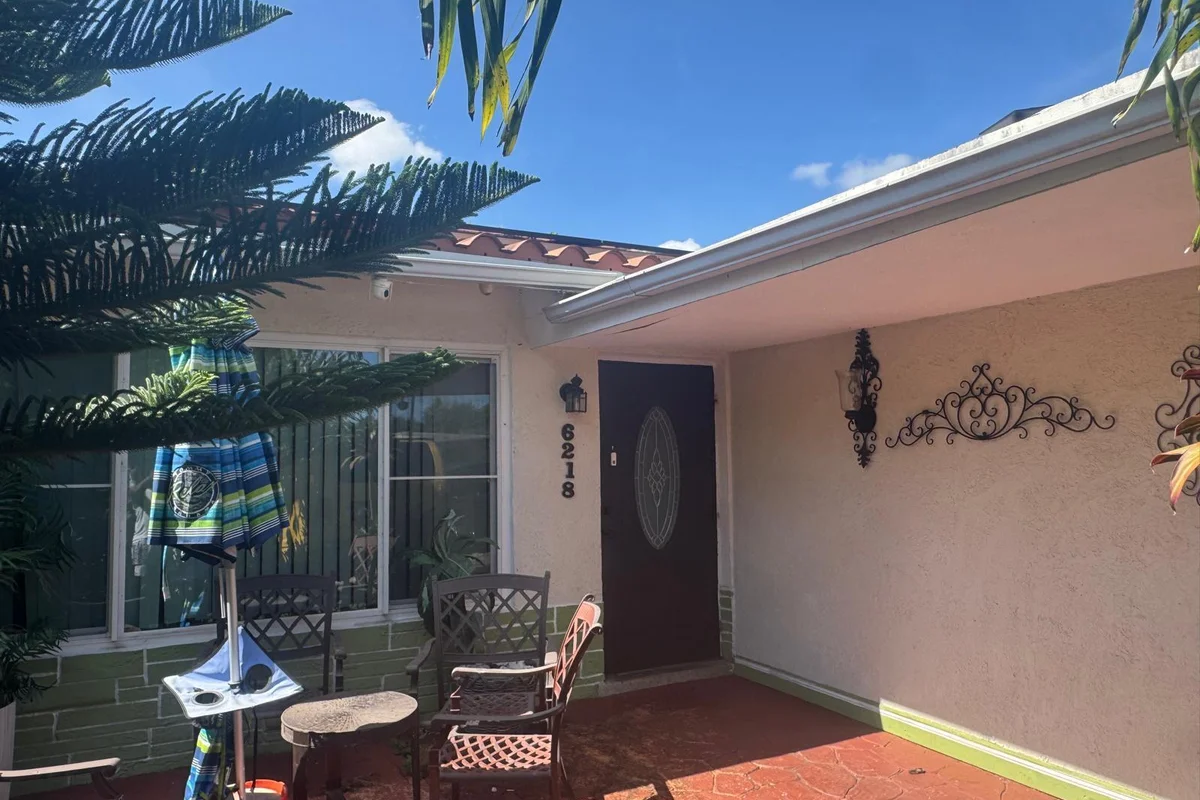 6218 NW 17th St, Margate: photo 1 of 20