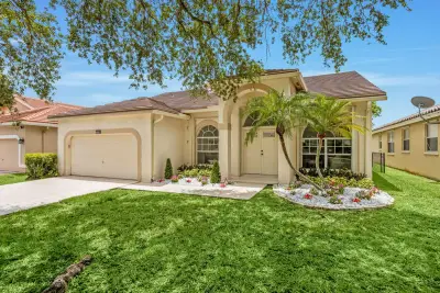 5954 NW 74th St, Parkland: photo 1 of 44