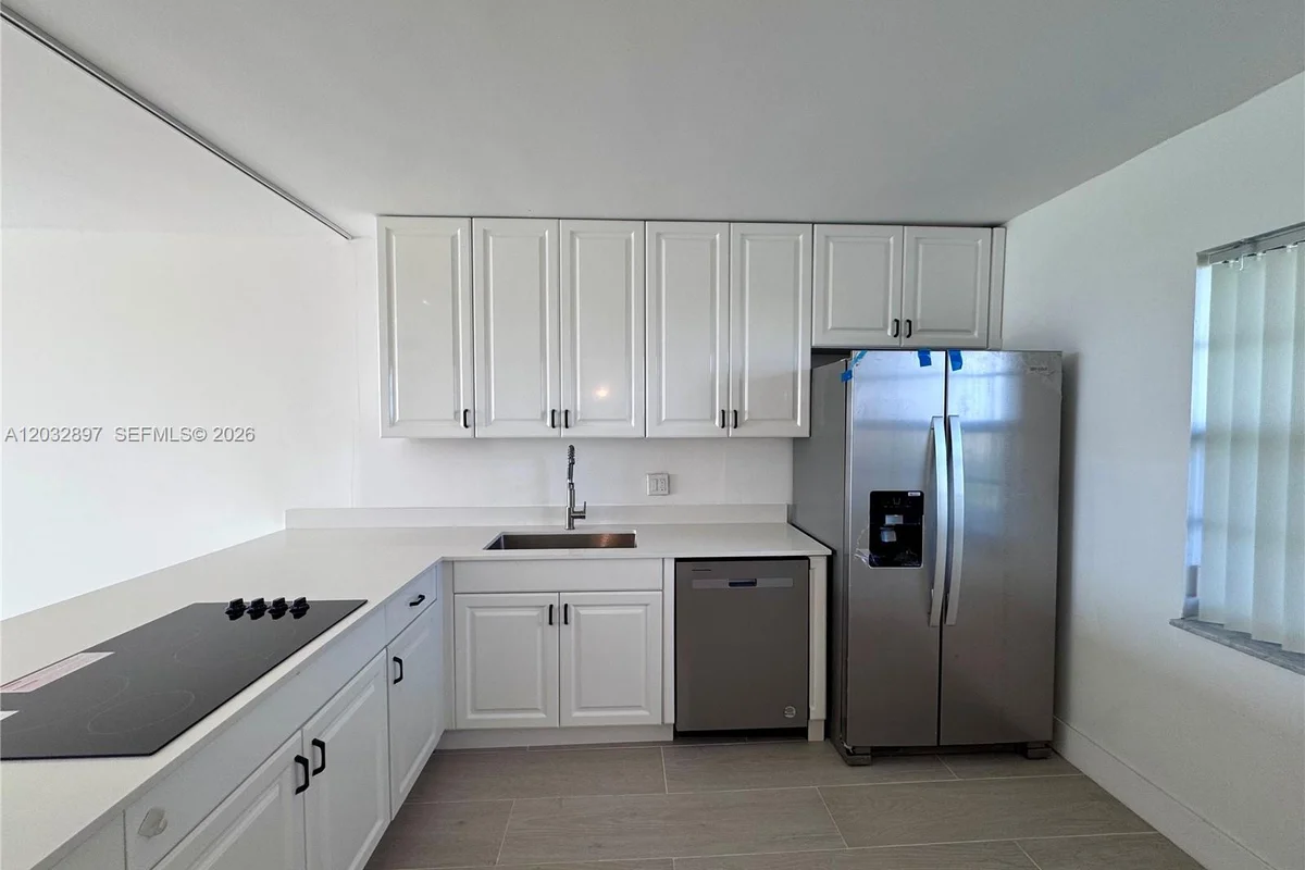 575 Oaks Ln #1008, Pompano Beach: photo 1 of 11