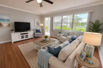 261 Suffolk, Boca Raton: photo 1 of 12