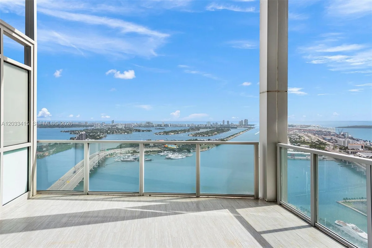 1100 Biscayne Blvd #5705, Miami: photo 1 of 31