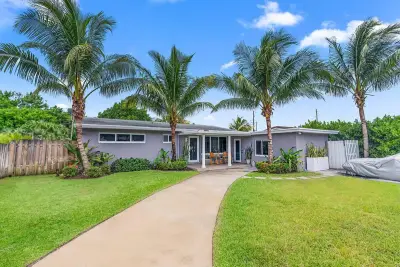 14 NE 26th Ct, Wilton Manors: photo 1 of 38