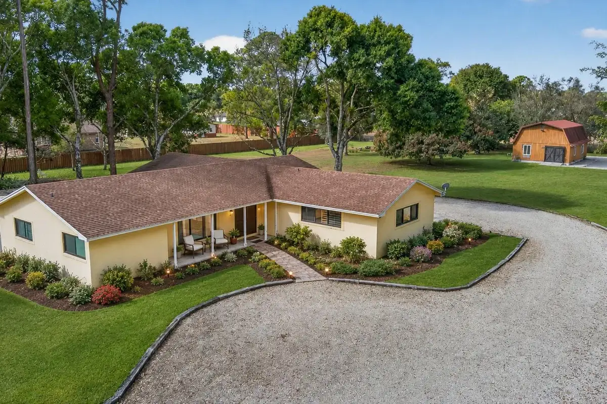 749 W Rambling Dr, Wellington: photo 1 of 50