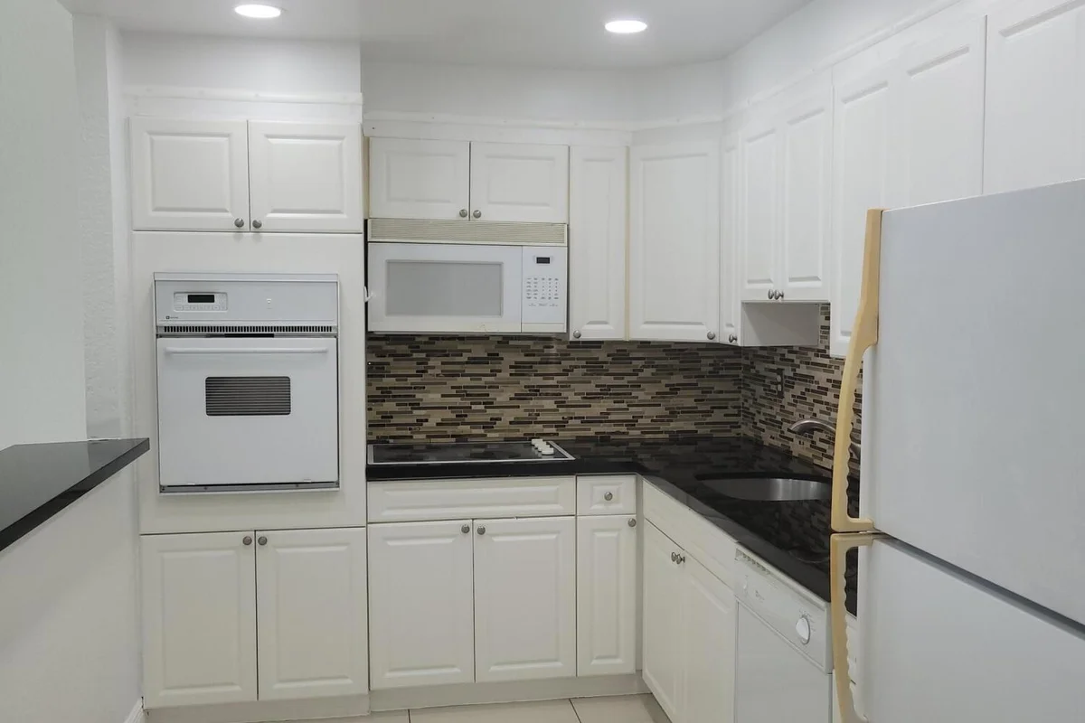 19370 Collins Ave #623, Sunny Isles Beach: photo 1 of 21