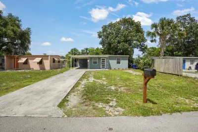 1657 Lauderdale Manor Dr, Fort Lauderdale: photo 1 of 15