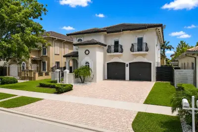 15651 SW 14th St, Miami: photo 1 of 56