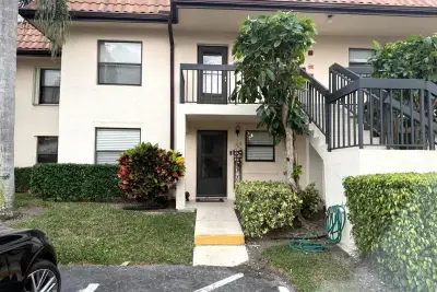 7190 Golf Colony Ct #105, Lake Worth: photo 1 of 31