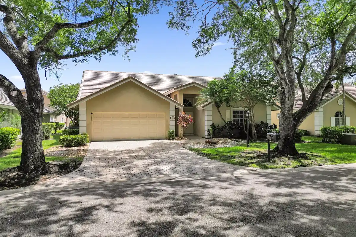 12706 NW 20th Ct, Coral Springs: photo 1 of 33
