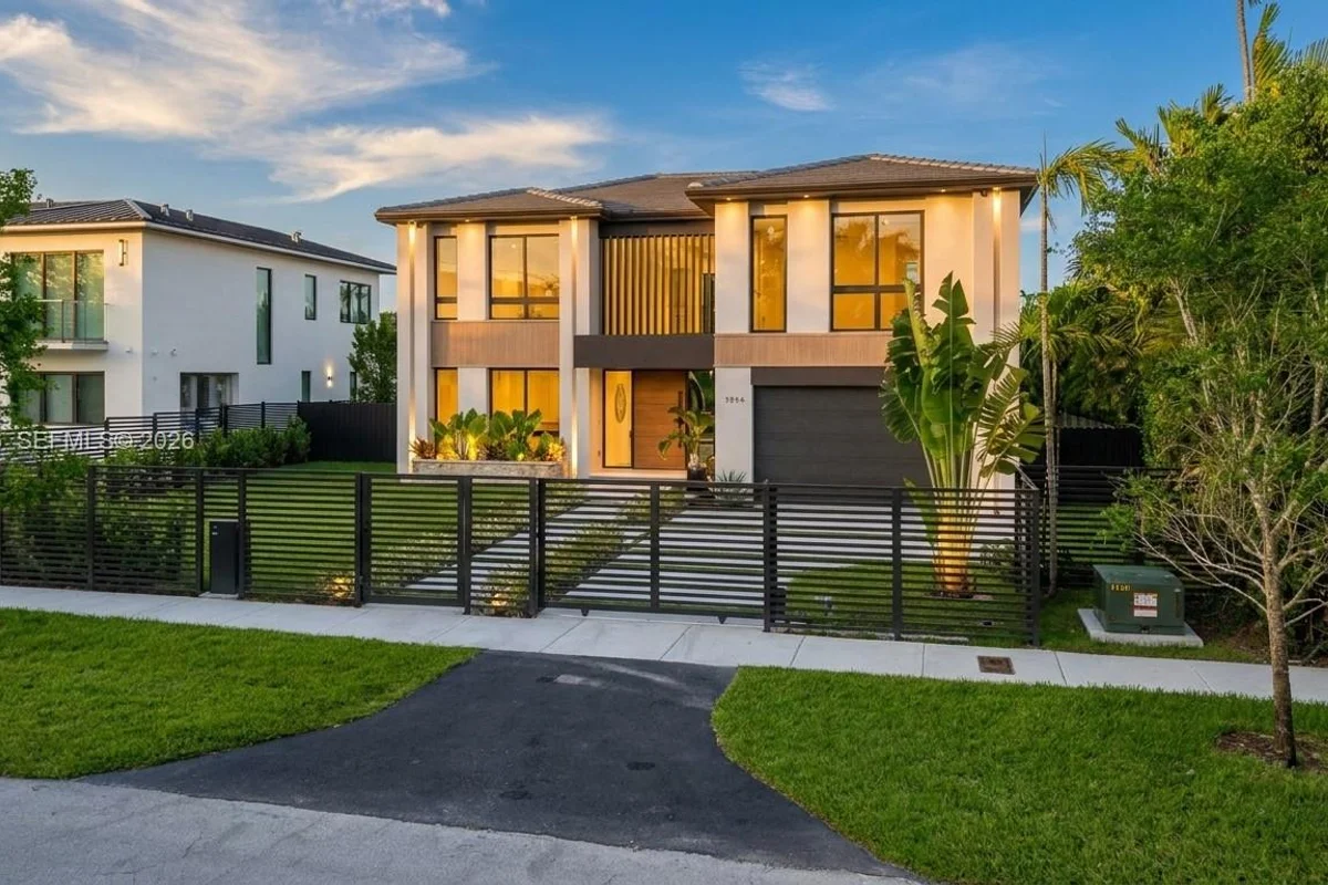 5854 SW 30th St, Miami: photo 1 of 53