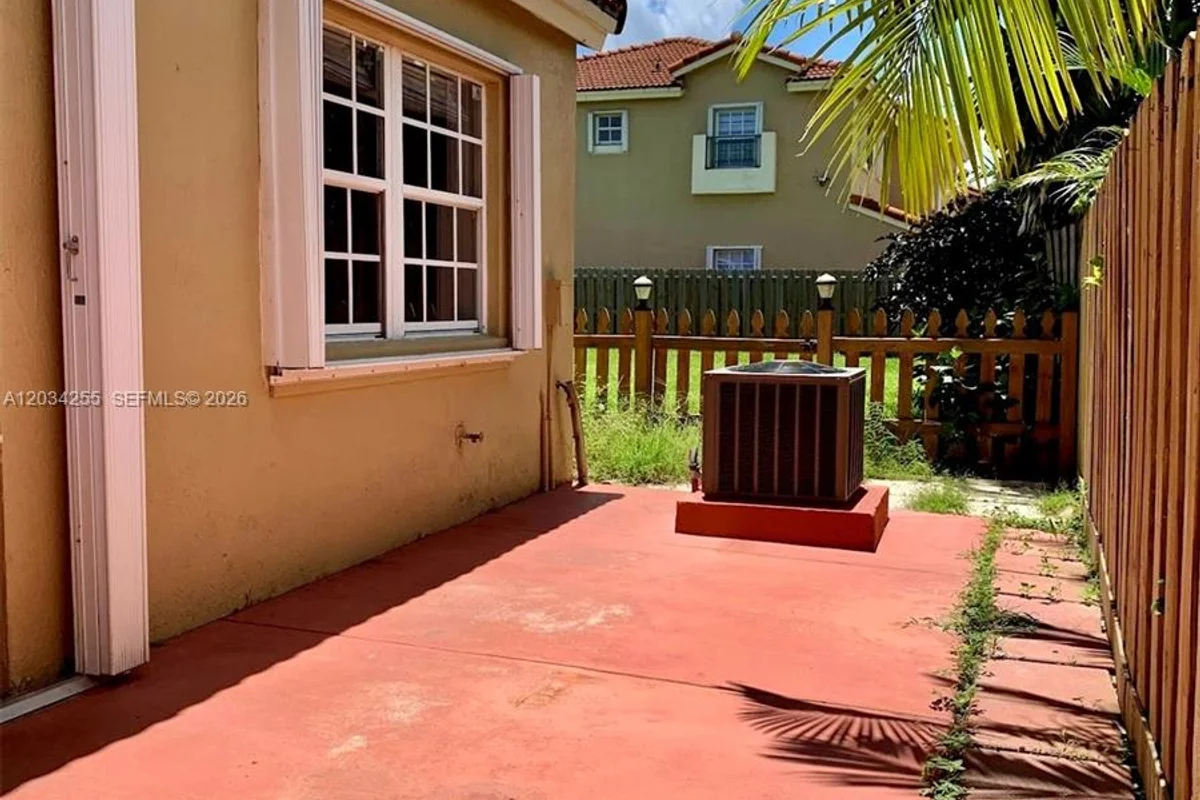 15849 SW 70th Ter, Miami: photo 1 of 1