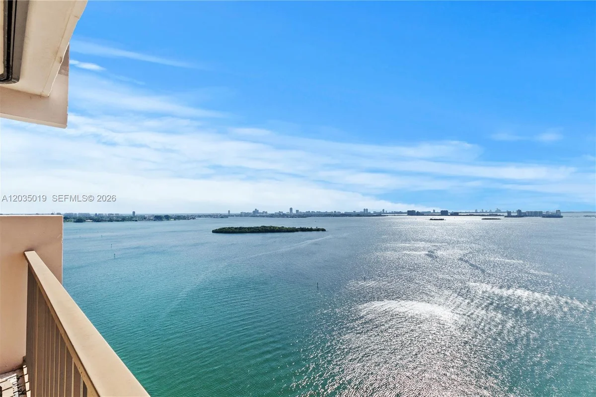 1800 NE 114th St #2204, Miami: photo 1 of 30