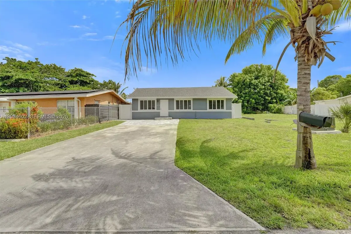 3413 SW 12th Ct, Fort Lauderdale: photo 1 of 35
