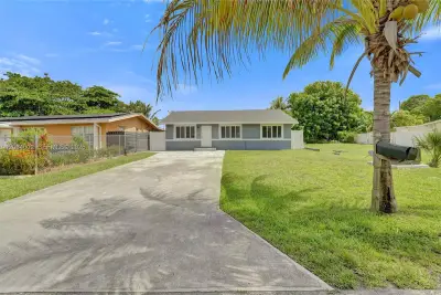 3413 SW 12th Ct, Fort Lauderdale: photo 1 of 35